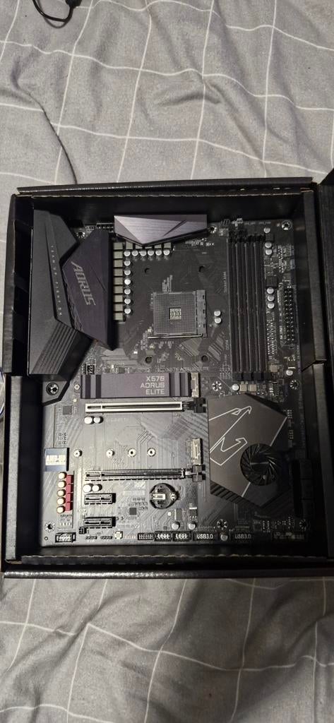 Gigabyte Aorus X570 Elite Moederbord (AM4), Computers en Software, Moederborden, Gebruikt, DDR4, AM4, Ophalen of Verzenden
