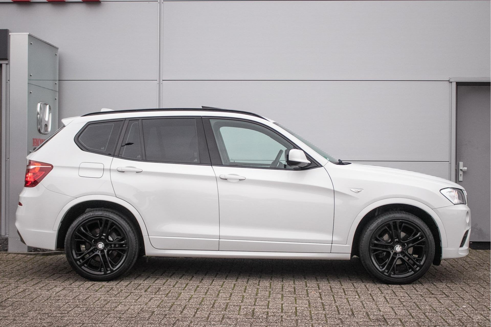 BMW X3 xDrive28i High Executive M-sport - Schuif/kanteldak |, Auto's, BMW, Gebruikt, 4 cilinders, 2000 kg, Wit