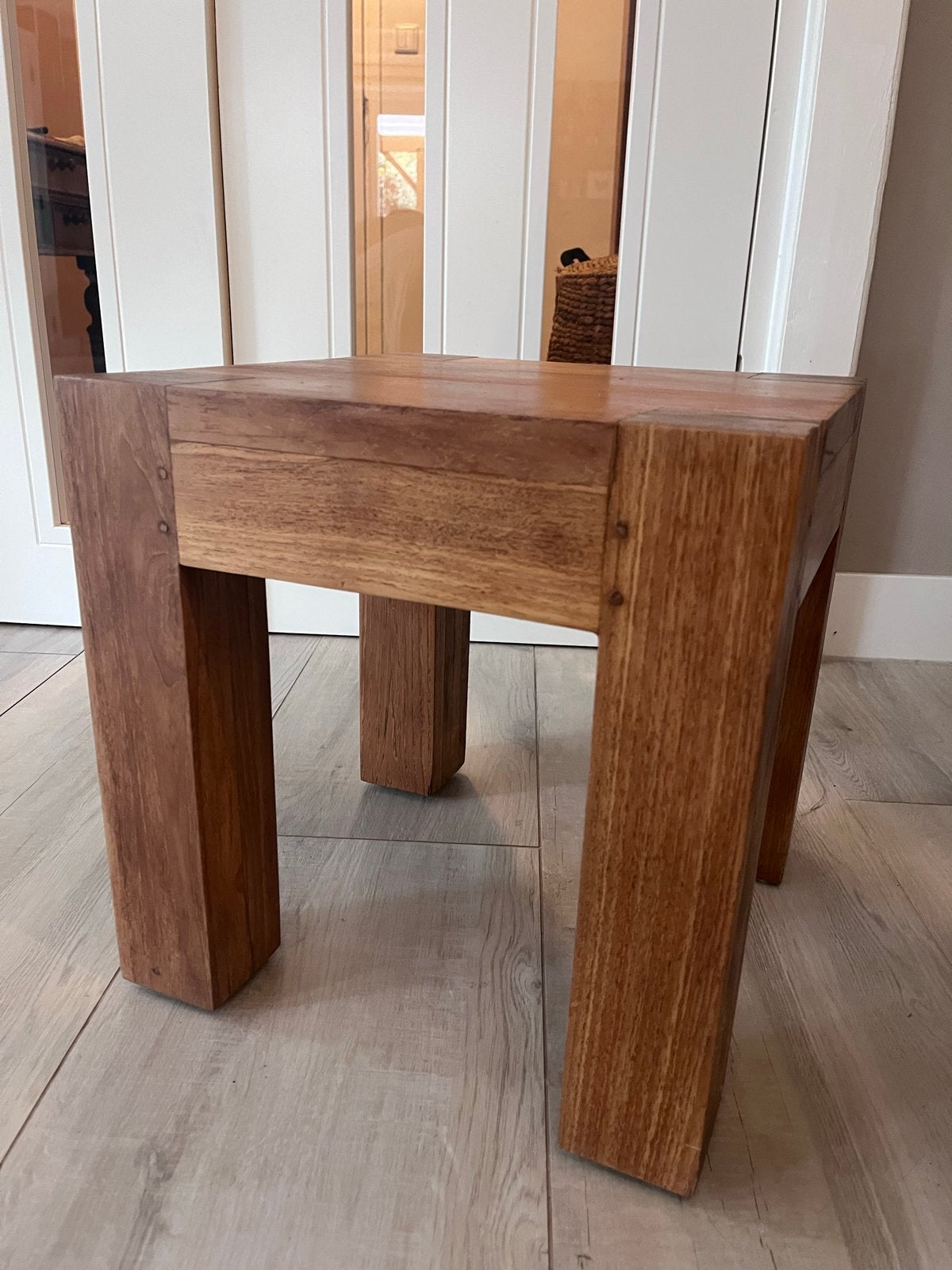 Teak bijzettafeltje - Robuust en Stijlvol, Ophalen, Minder dan 45 cm, Gebruikt, Vierkant