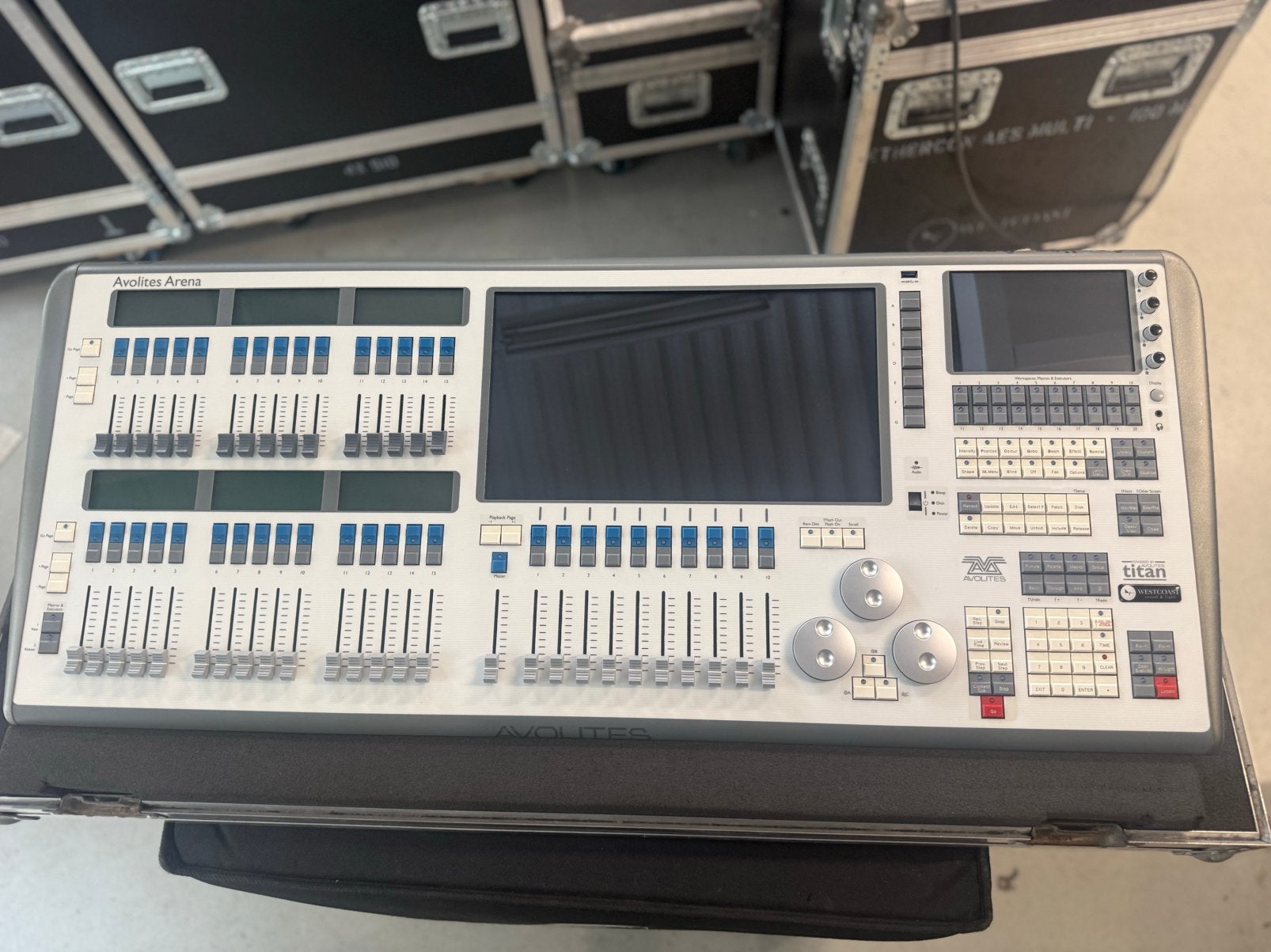 Avolites Arena Lichtsturing - Professionele Lichtconsole, Gebruikt, Avolites, Licht, Info@avolites.com