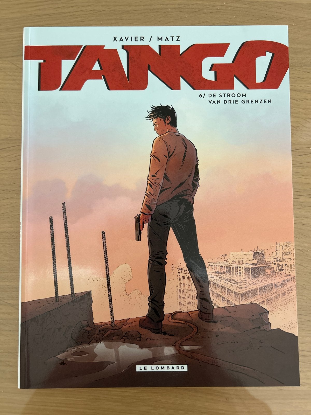 Tango 6: De Stroom van Drie Grenzen - Xavier / Matz, Boeken, Stripboeken, Eén stripboek, Ophalen of Verzenden, Zo goed als nieuw