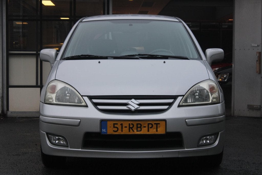 Suzuki Liana