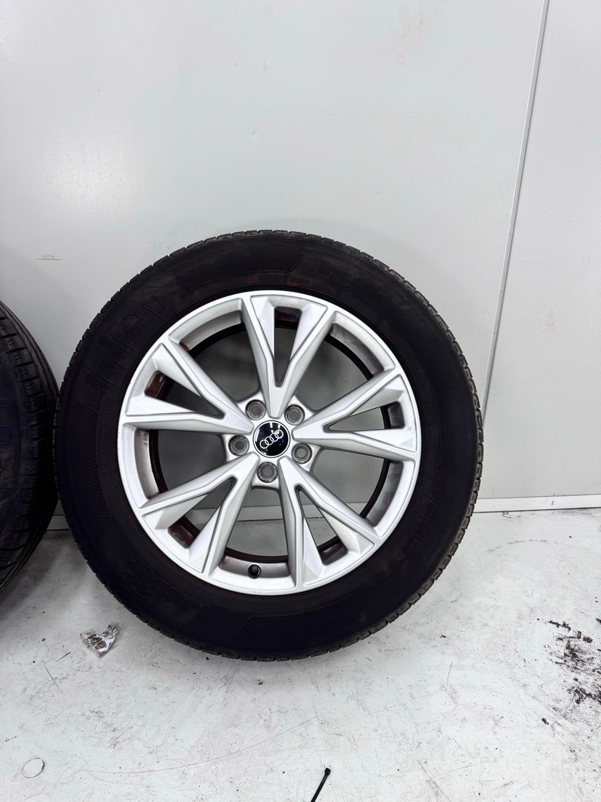 Audi Q3 banden met velgen, Auto-onderdelen, Banden en Velgen, Ophalen, 18 inch, Gebruikt, Banden en Velgen
