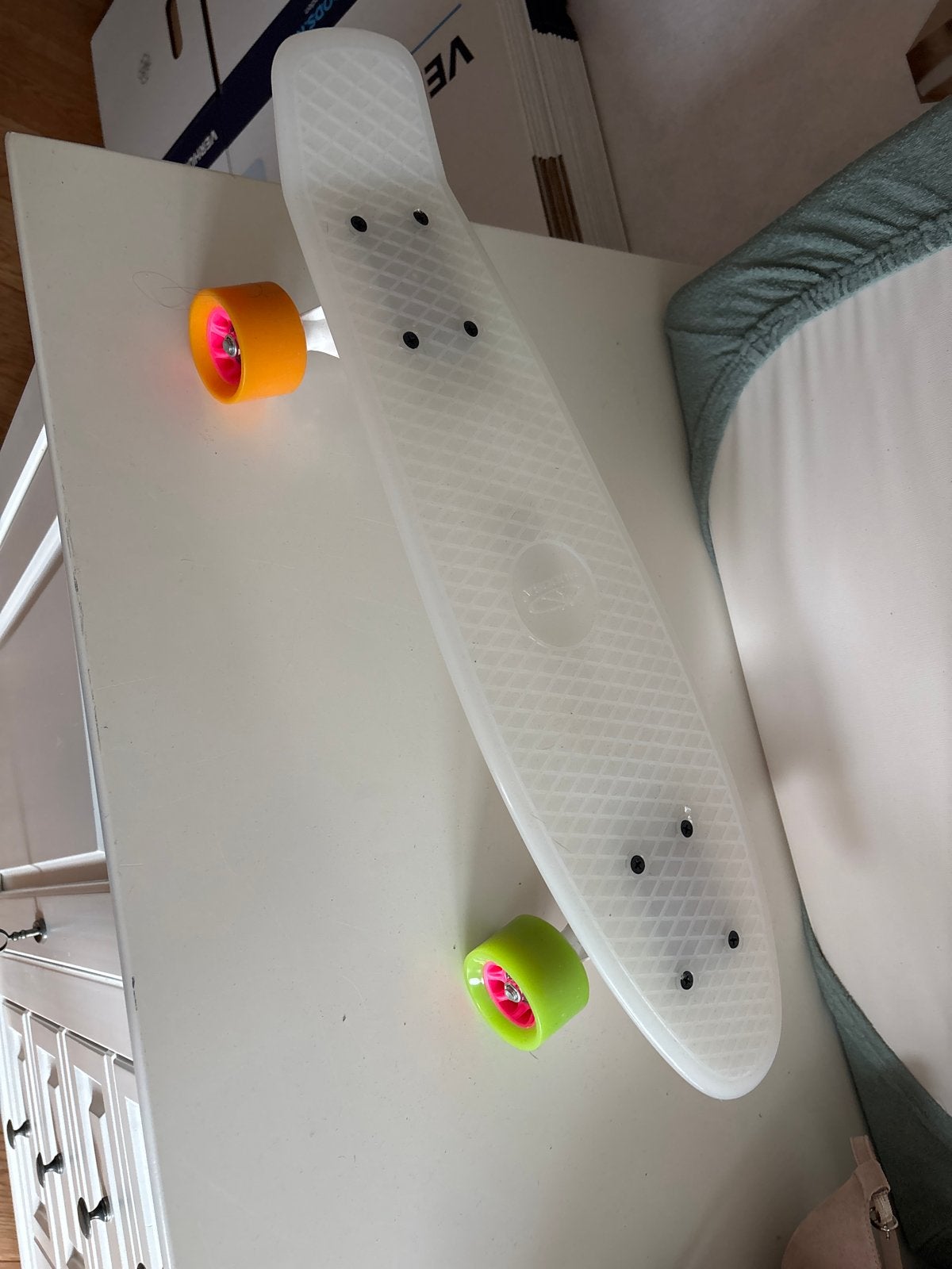 Hudora Skateboard met Gekleurde Wielen, Ophalen of Verzenden, Zo goed als nieuw, Skateboard