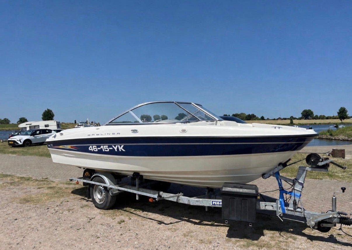 Bayliner 1850, Watersport en Boten, Ophalen, Binnenboordmotor, 120 tot 200 pk, Zo goed als nieuw