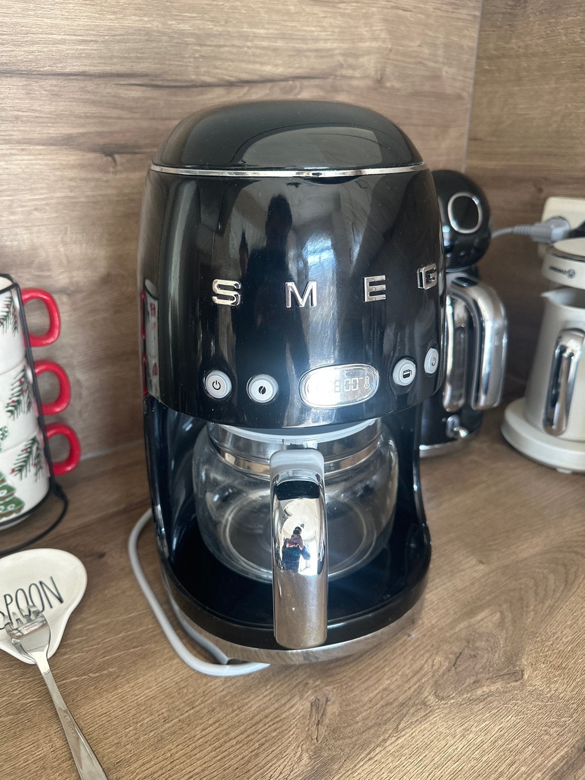 Smeg Koffiezetapparaat Zwart - Stijlvol en Functioneel, Witgoed en Apparatuur, Ophalen, Koffiemachine, Gemalen koffie, Zo goed als nieuw