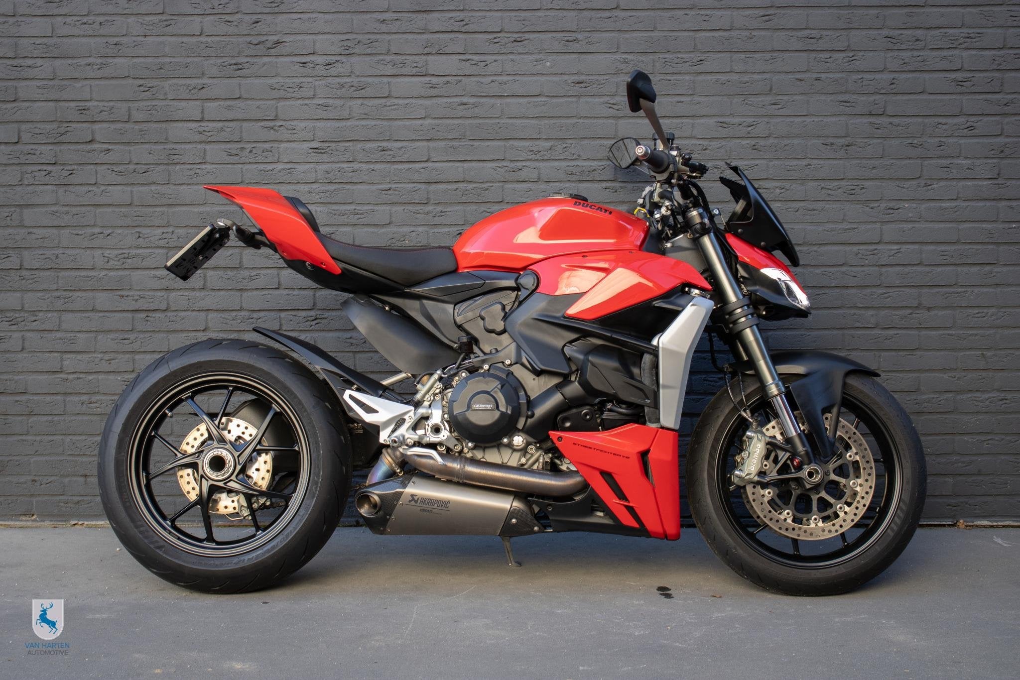 Ducati Streetfighter V2 / Akrapovic / BTW, Motoren, Info@ducati.com, Ducati North Europe B.V., ABS, Maanweg 174
2516 AB  Den Haag, NL