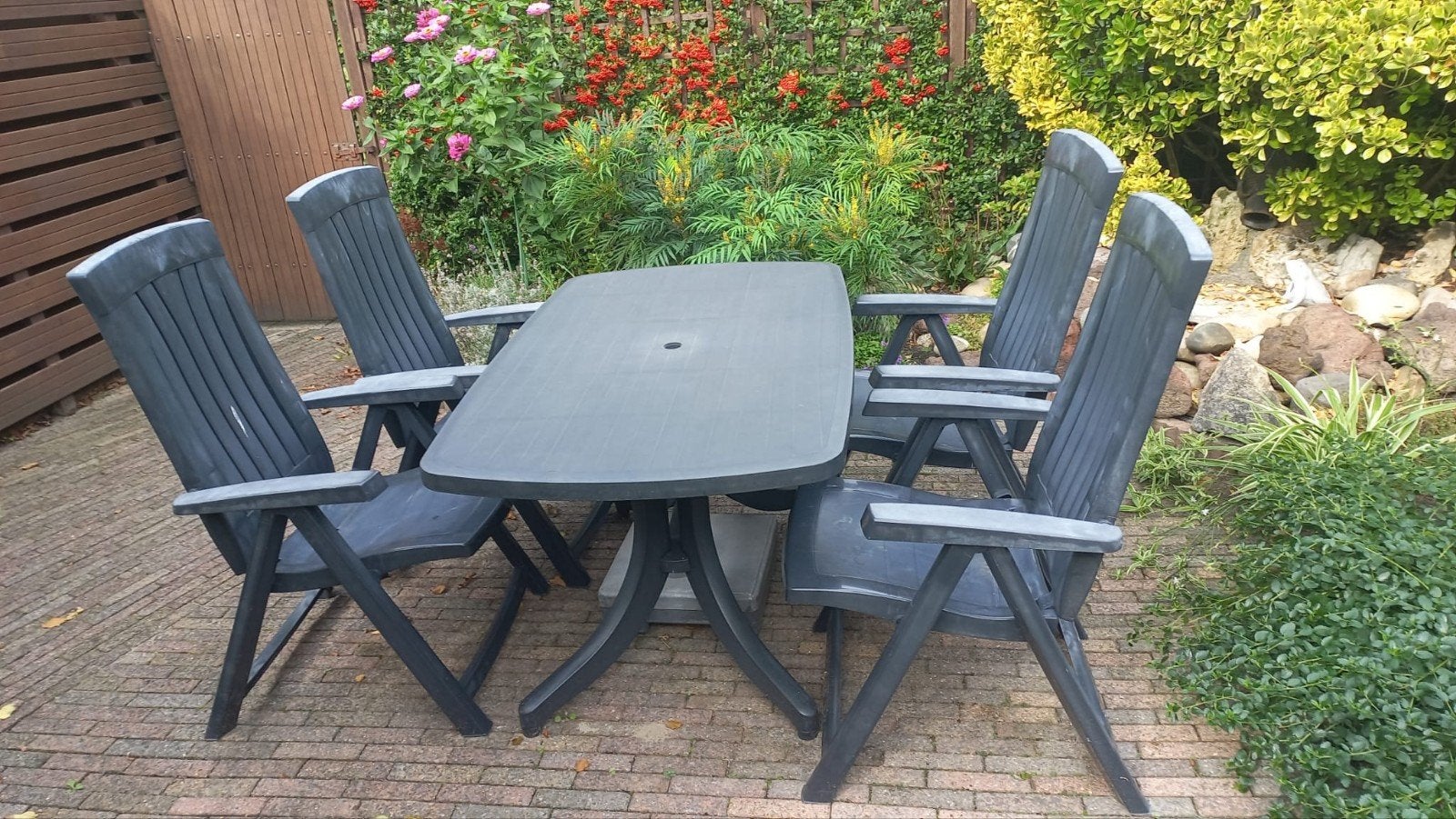 Tuinset met 4 stoelen en tafel - Grijs kunststof, Ophalen, 4 zitplaatsen, Kunststof, Gebruikt