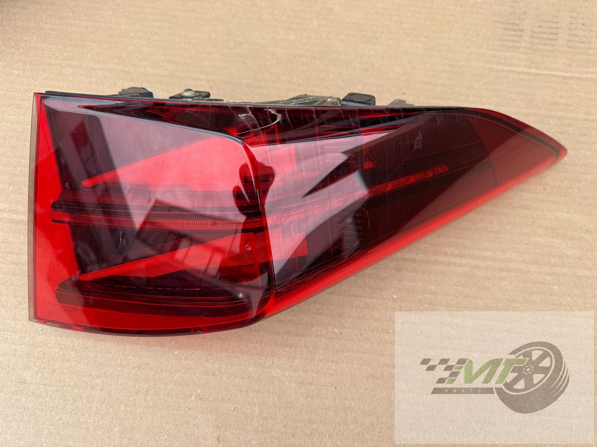 Cupra Formentor achterlicht LINKS 5FF945207A OEM, Gebruikt, Overige automerken, - Autovía A-2, Km 585 08760 Martorell  Espana