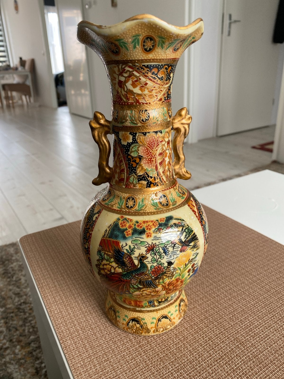 Prachtige Oosterse vaas met pauwen en bloemmotieven, Ophalen of Verzenden