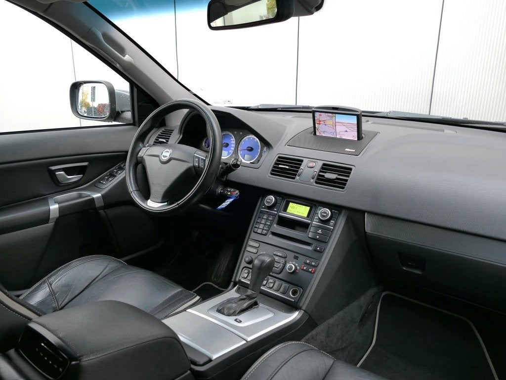 Volvo XC90 4.4 V8 R-Design Camera / Xenon / Trekhaak / RSE, Gebruikt, 138 €/maand, Zwart, Leder