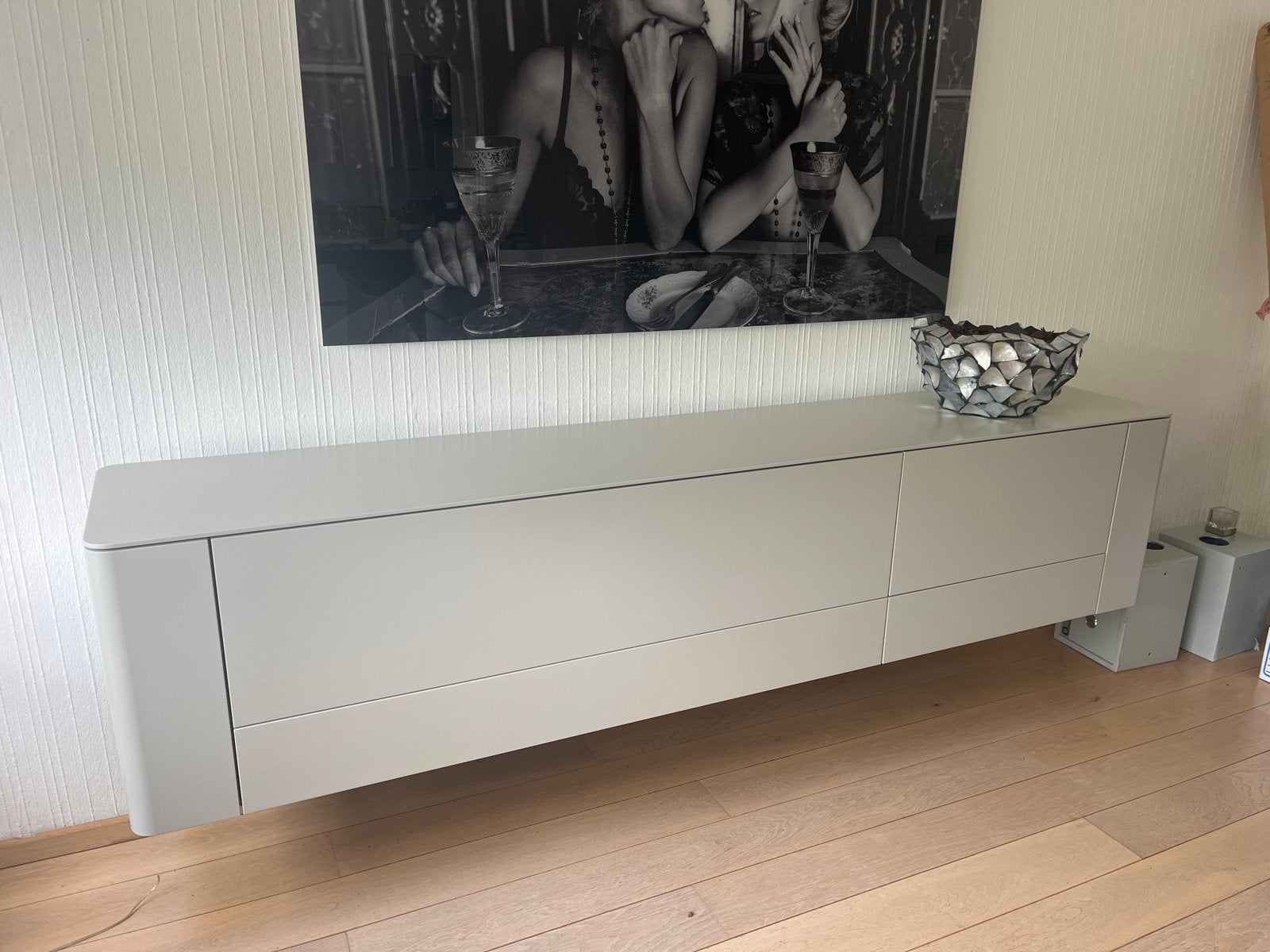 Hulsta zwevend dressoir met softtouch systeem, Huis en Inrichting, Ophalen, Overige materialen, Met klep(pen), Hulsta