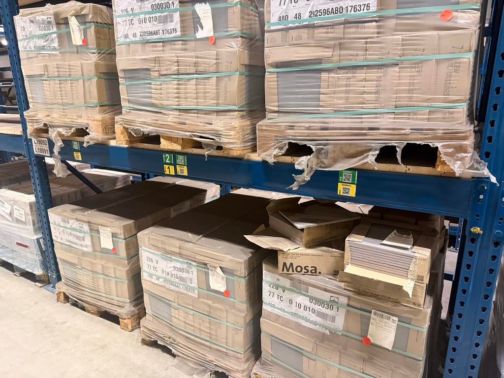 Mosa 226 V Tegels 30x30 cm - 180 m² beschikbaar, Ophalen, Keramiek, Nieuw, 20 tot 40 cm