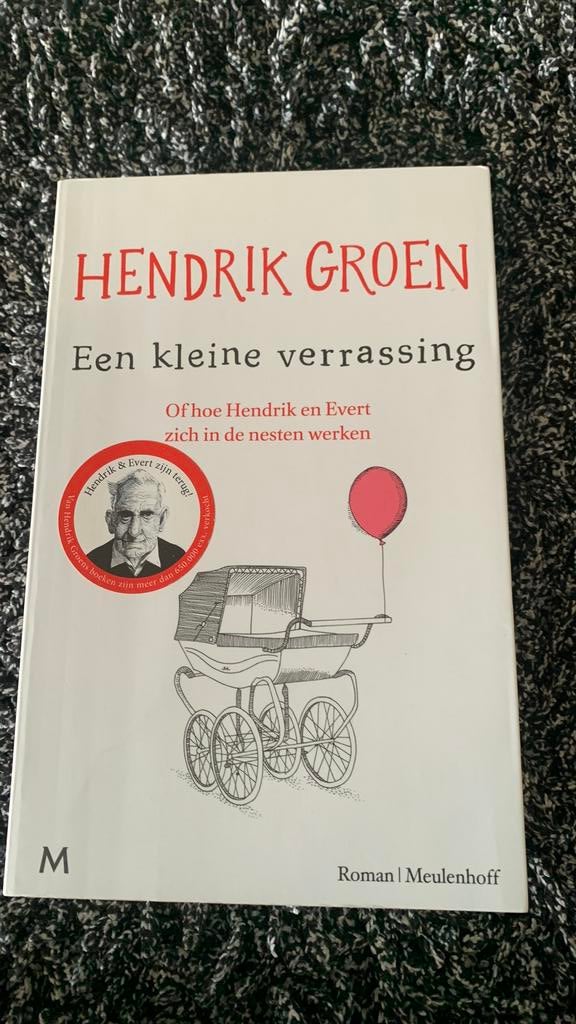 Boek Een kleine verrassing, Ophalen of Verzenden, Zo goed als nieuw