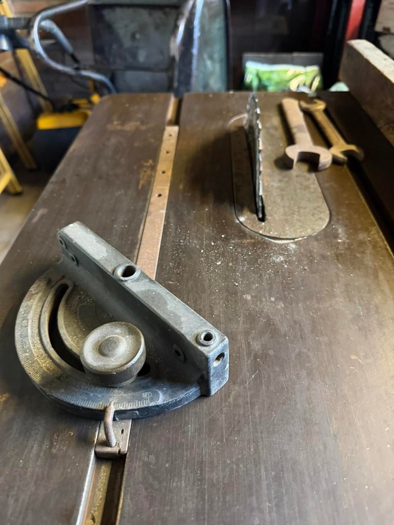 Zaagtafel 230Vac, Doe-het-zelf en Verbouw, Gereedschap | Zaagmachines, Ophalen, Gebruikt, Cirkelzaag, 30 tot 70 mm