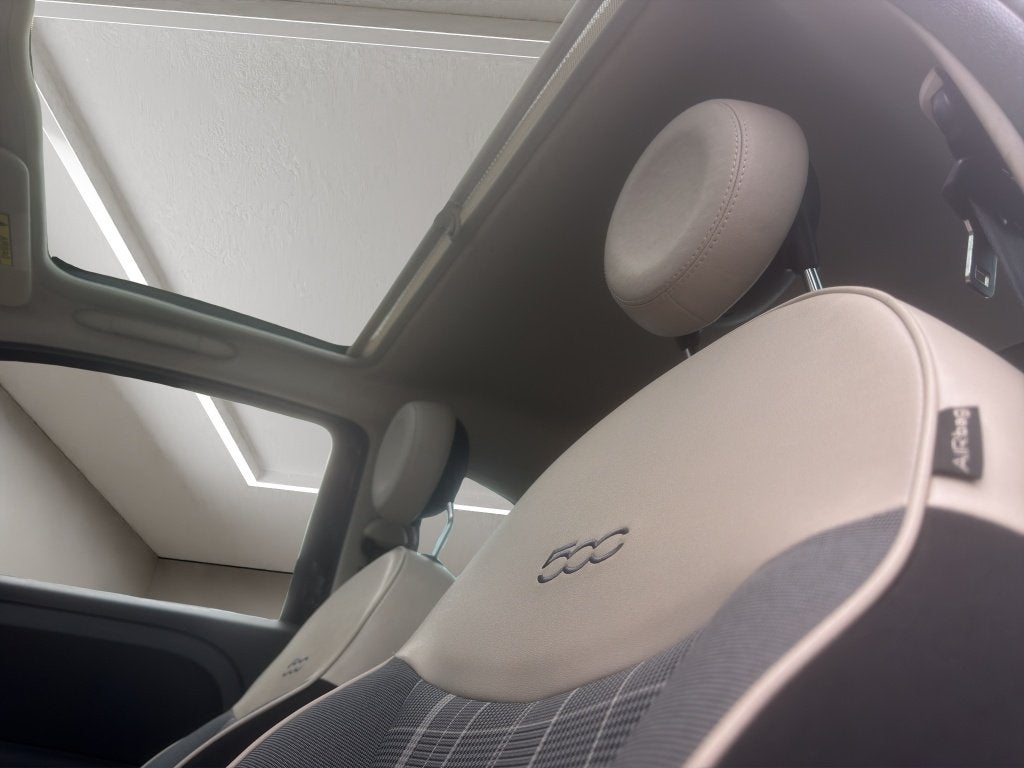 Fiat 500 1.2 Lounge 2019 ZWART | Panoramadak | Apple CarPlay, Auto's, Gebruikt, 4 cilinders, 4 stoelen, Leder en Stof