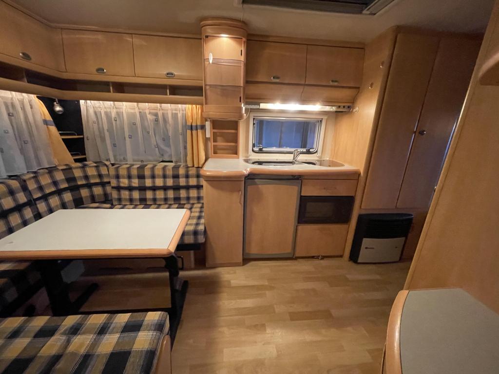 Hobby De Luxe 540 UL Enkele bedden, Truma mov., Caravans en Kamperen, Caravans, Rondzit, Bedrijf, 5 tot 6 meter, Overige typen