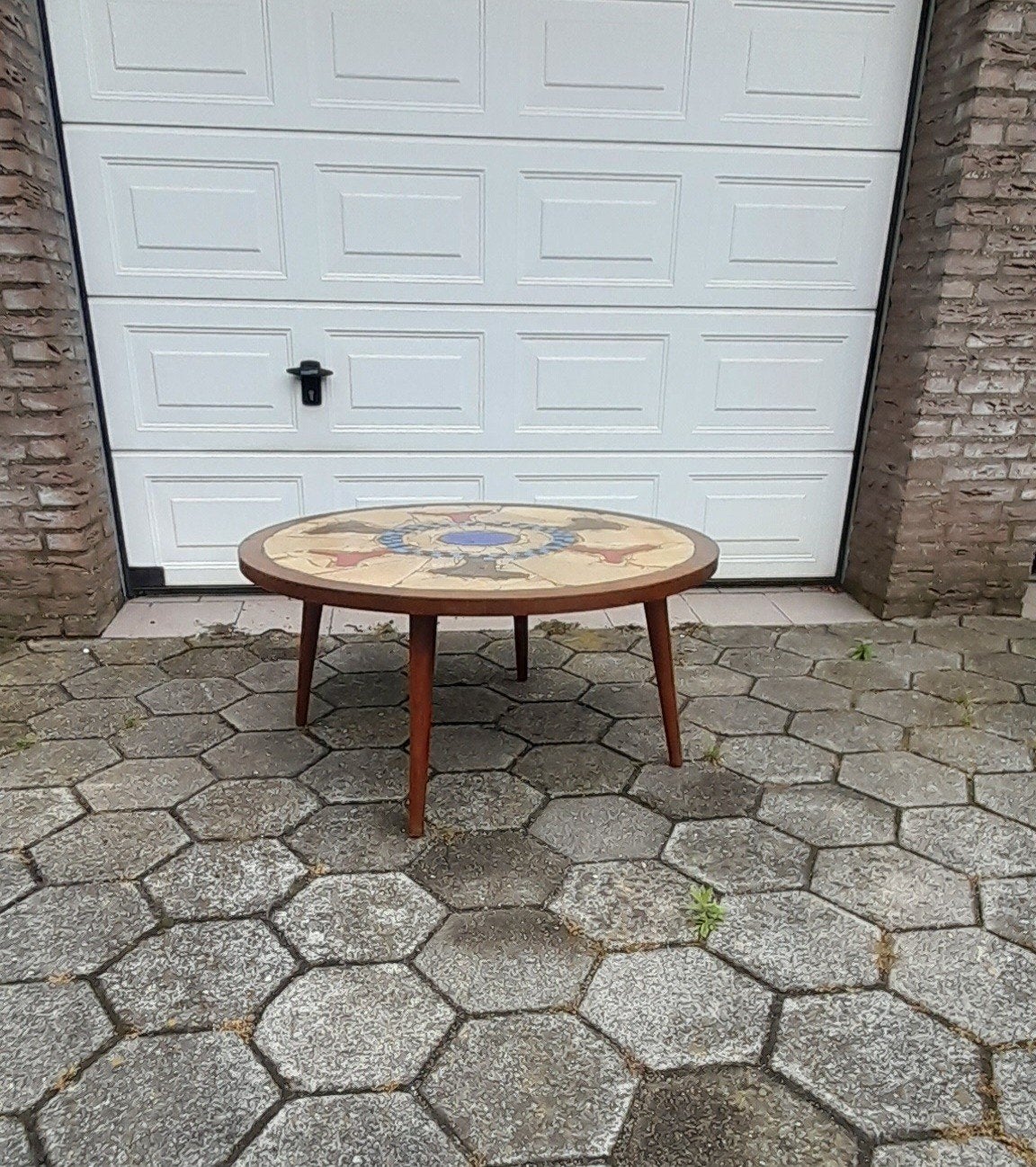 Vintage ronde tegel salontafel, Gebruikt, Rond, 75 cm of meer, Hout