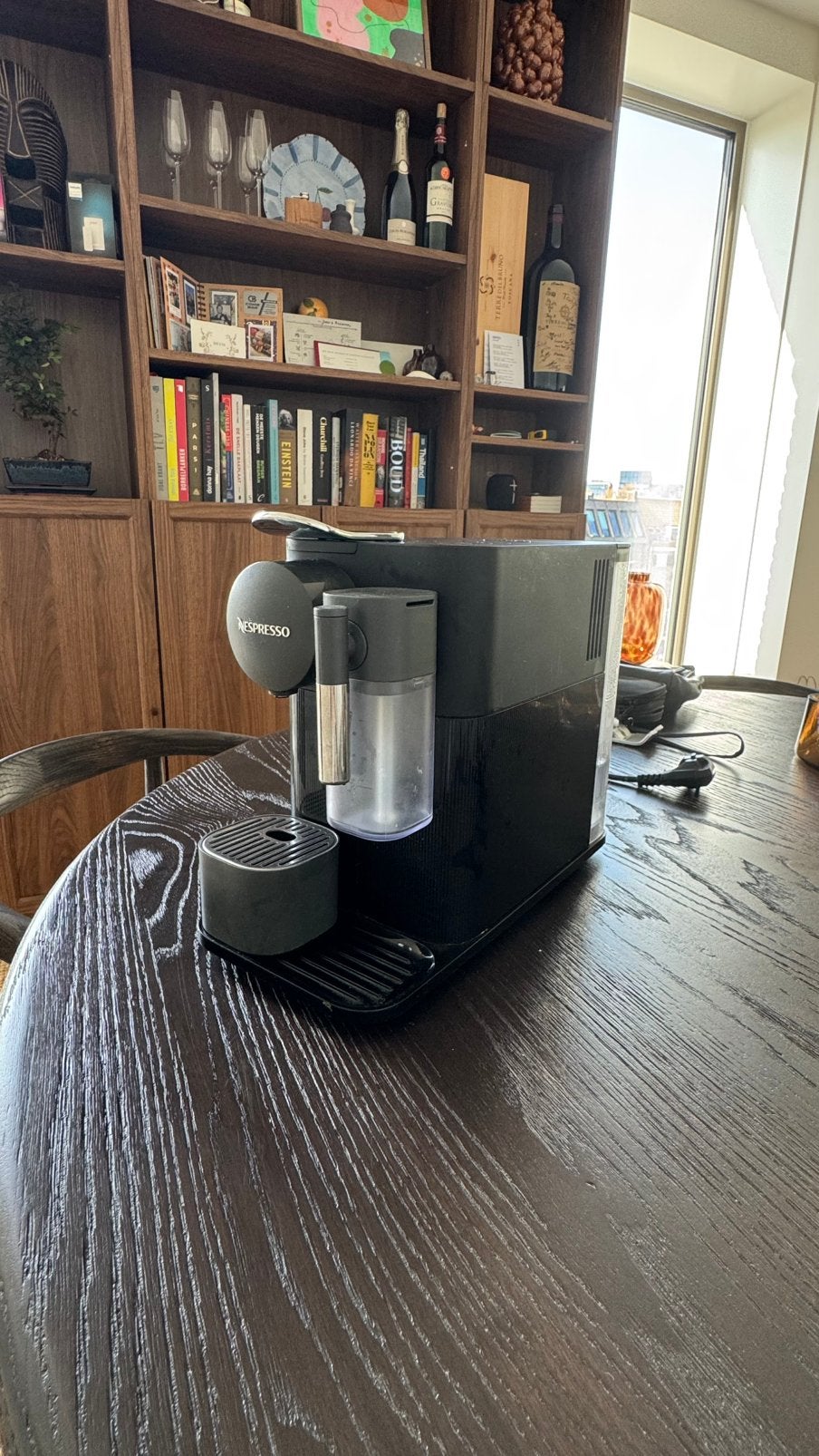 Nespresso DeLonghi Latissima One, Witgoed en Apparatuur, Koffiezetapparaten, Ophalen of Verzenden, Zo goed als nieuw, Espresso apparaat