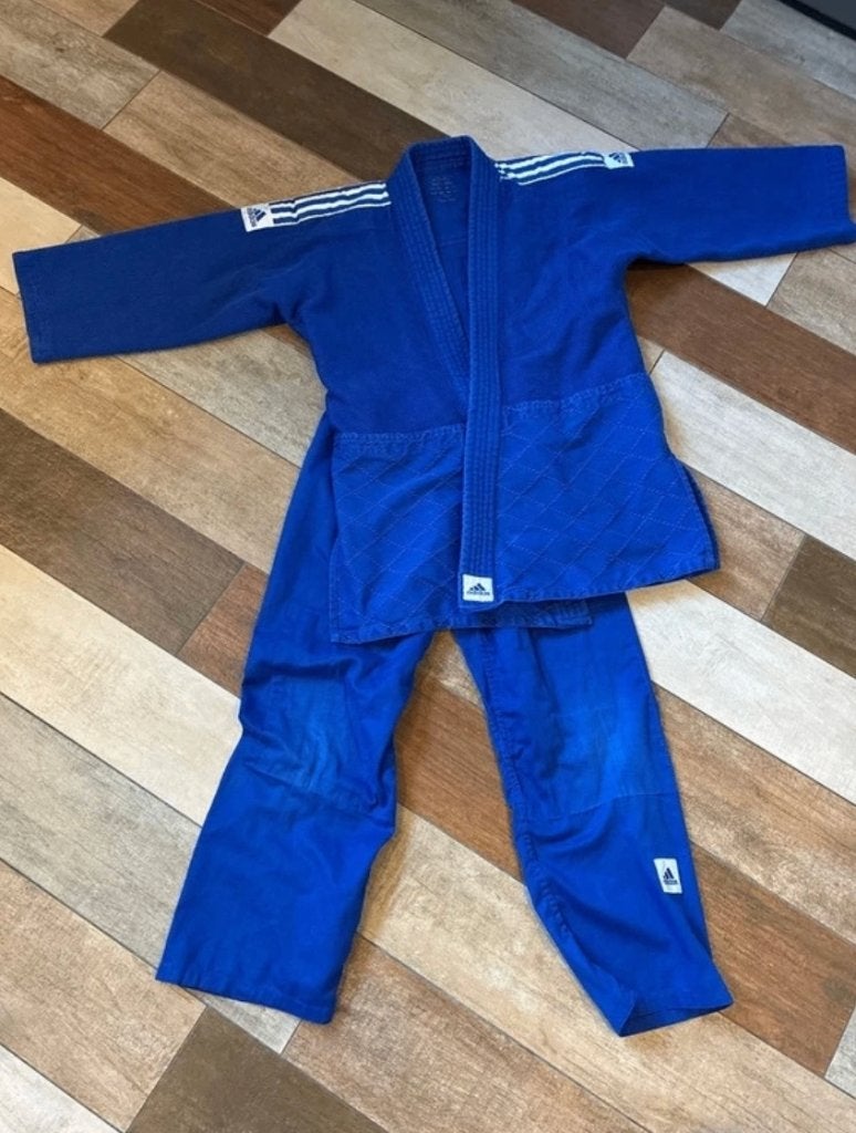 Adidas blauw judopak maat 150, Maat XS of kleiner, Ophalen of Verzenden, Gebruikt, Judo