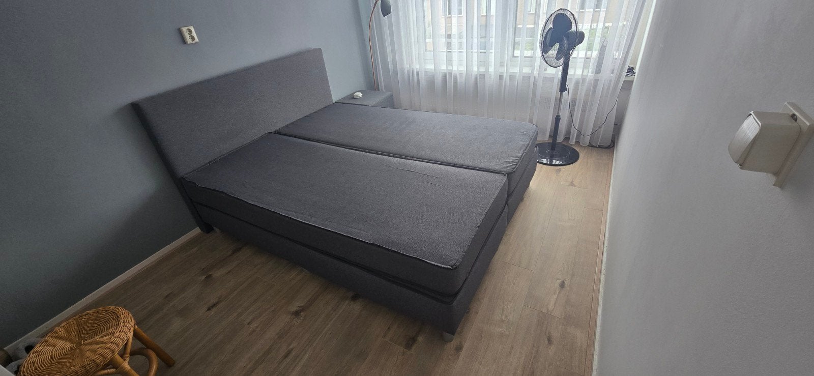 Boxspring bed 160x200 cm met hoofdbord en topper, Ophalen, Tweepersoons, Zo goed als nieuw, 200 cm