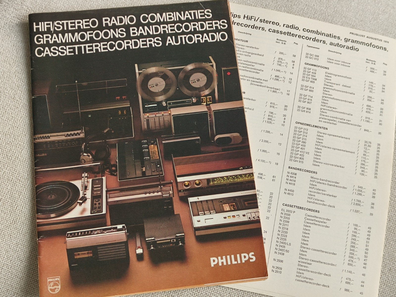 PHILIPS CATALOGUS , AUG. 1974, Ophalen of Verzenden, Gelezen