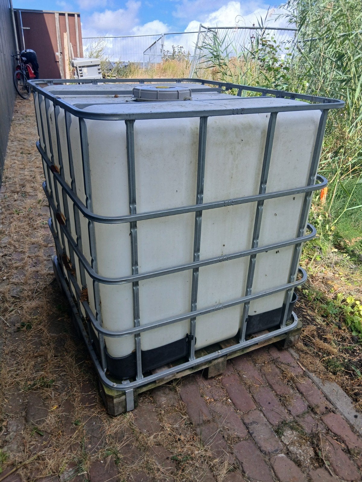 IBC container 1000 liter met kraan, Ophalen, Kunststof, Gebruikt, Met kraantje