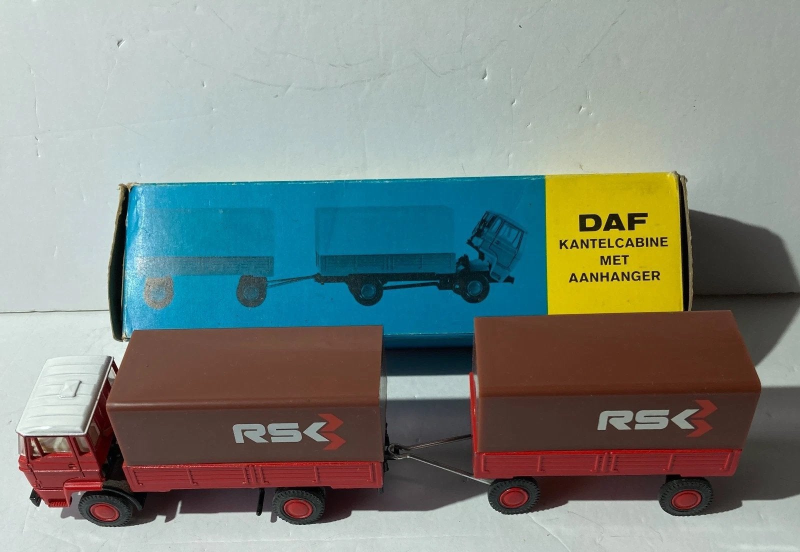 Lion Car Nr.48 DAF FA 2000 RSK bakwagen met aanhanger MIB, Ophalen of Verzenden, Nieuw, Bus of Vrachtwagen, Lion Toys