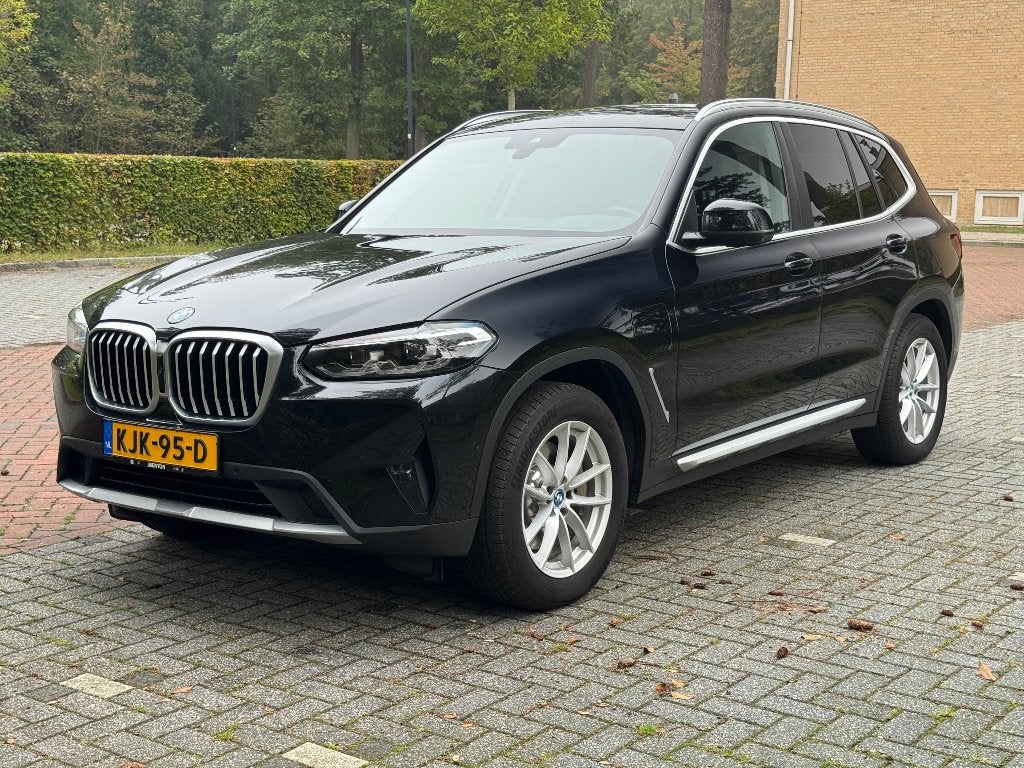 BMW X3 xDrive30e 12/2022 | BMW garantie 2028 | SoH 96% | HUD, Dealer onderhouden, Zwart, 2000 kg, Zwart