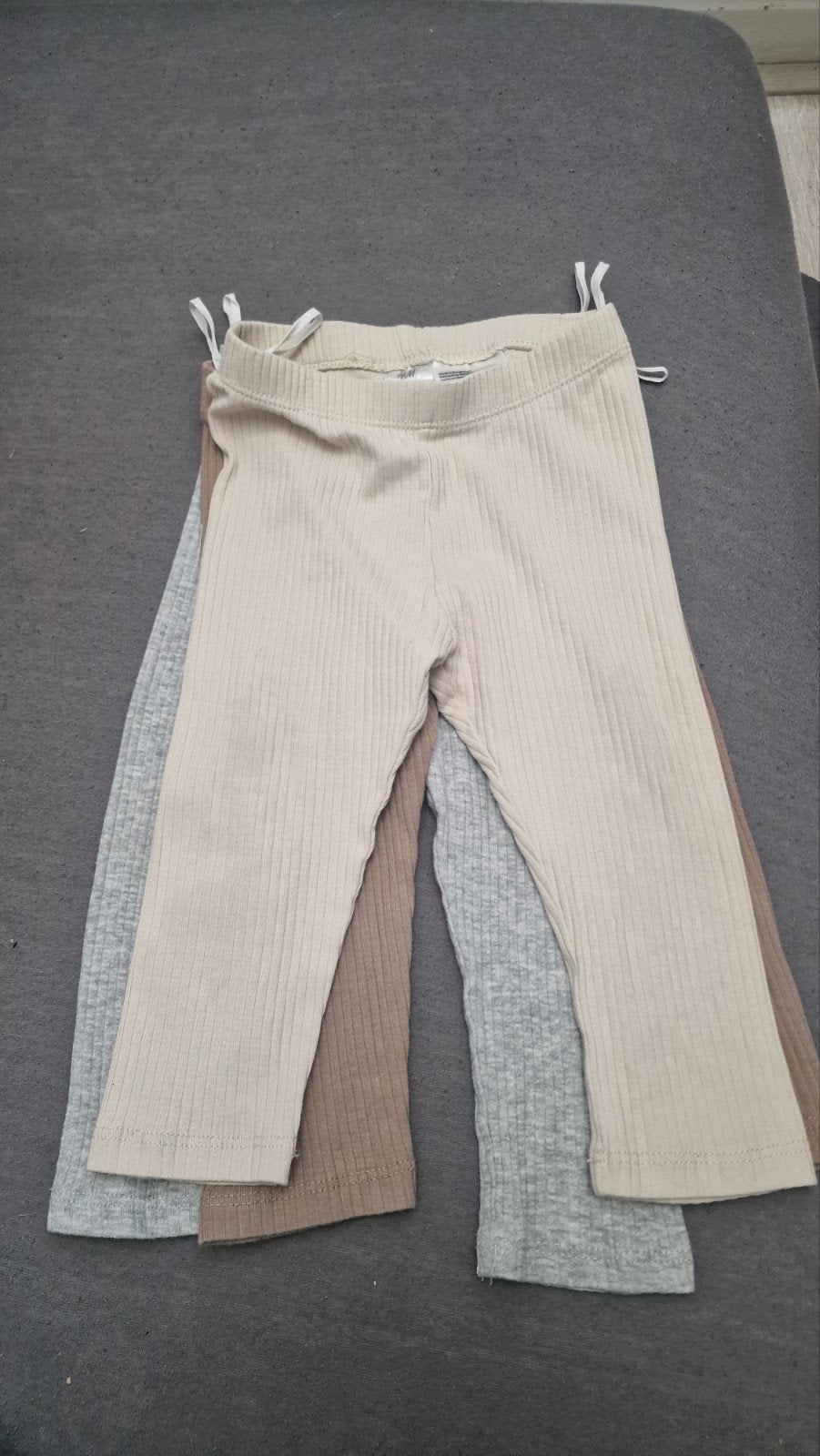 Lekkere zomer leggings maatje 80, Kinderen en Baby's, Babykleding | Maat 86, Ophalen, Broekje, Jongetje of Meisje, H&M