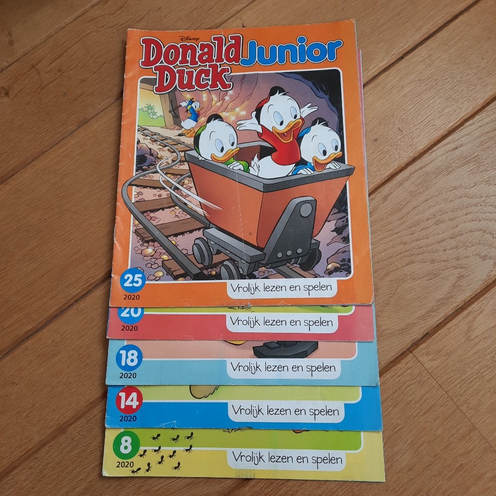 Donald Duck Junior - 8 - 14 - 18 - 20 - 25 uit 2020 - 5 stuk, Meerdere stripboeken, Ophalen of Verzenden, Gelezen, Donald Duck