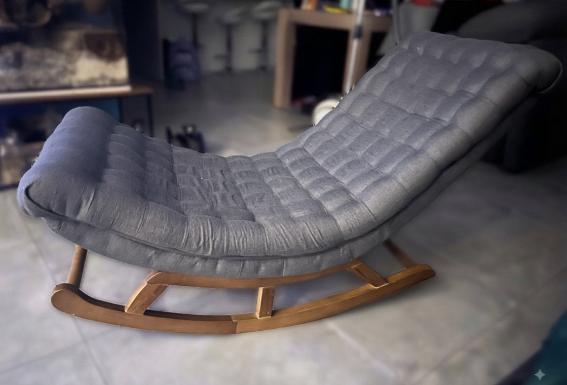 Schommelstoel Lounge - Hout met gewatteerde bekleding, grijs, Ophalen, Gebruikt, Hout, Eén