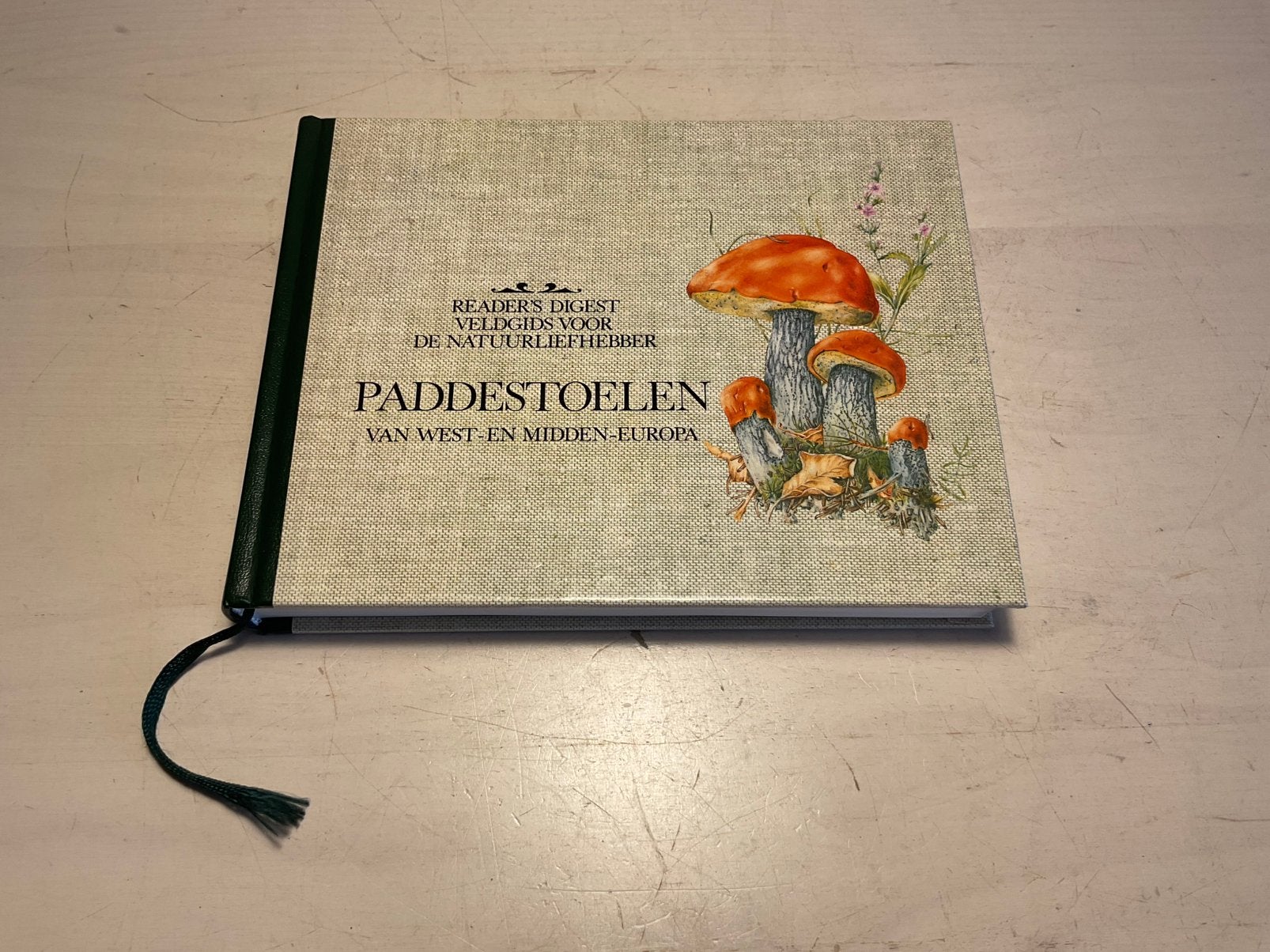 Reader’s Digest Veldgids voor natuurliefhebber paddestoelen, Boeken, Natuur, Ophalen of Verzenden, Zo goed als nieuw, Natuur algemeen