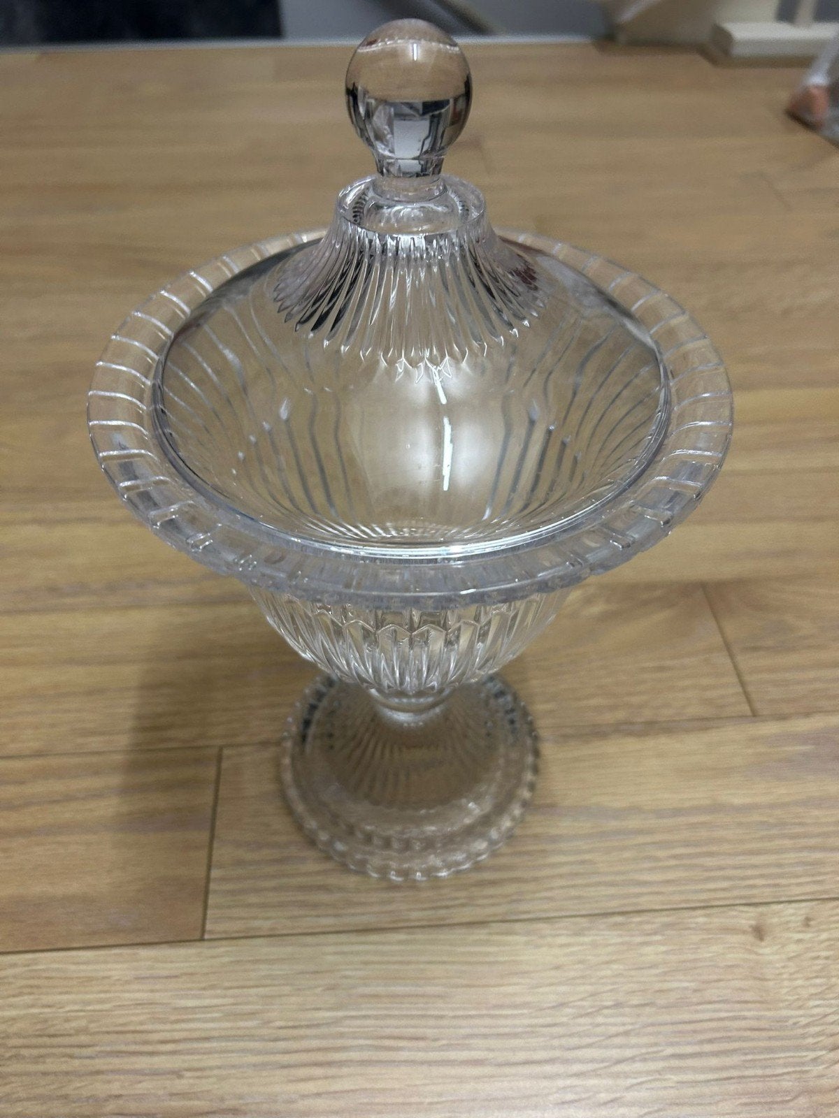 Glazen Bonbonnière met Deksel - Elegant en Klassiek, Antiek en Kunst, Antiek | Glas en Kristal, Ophalen of Verzenden