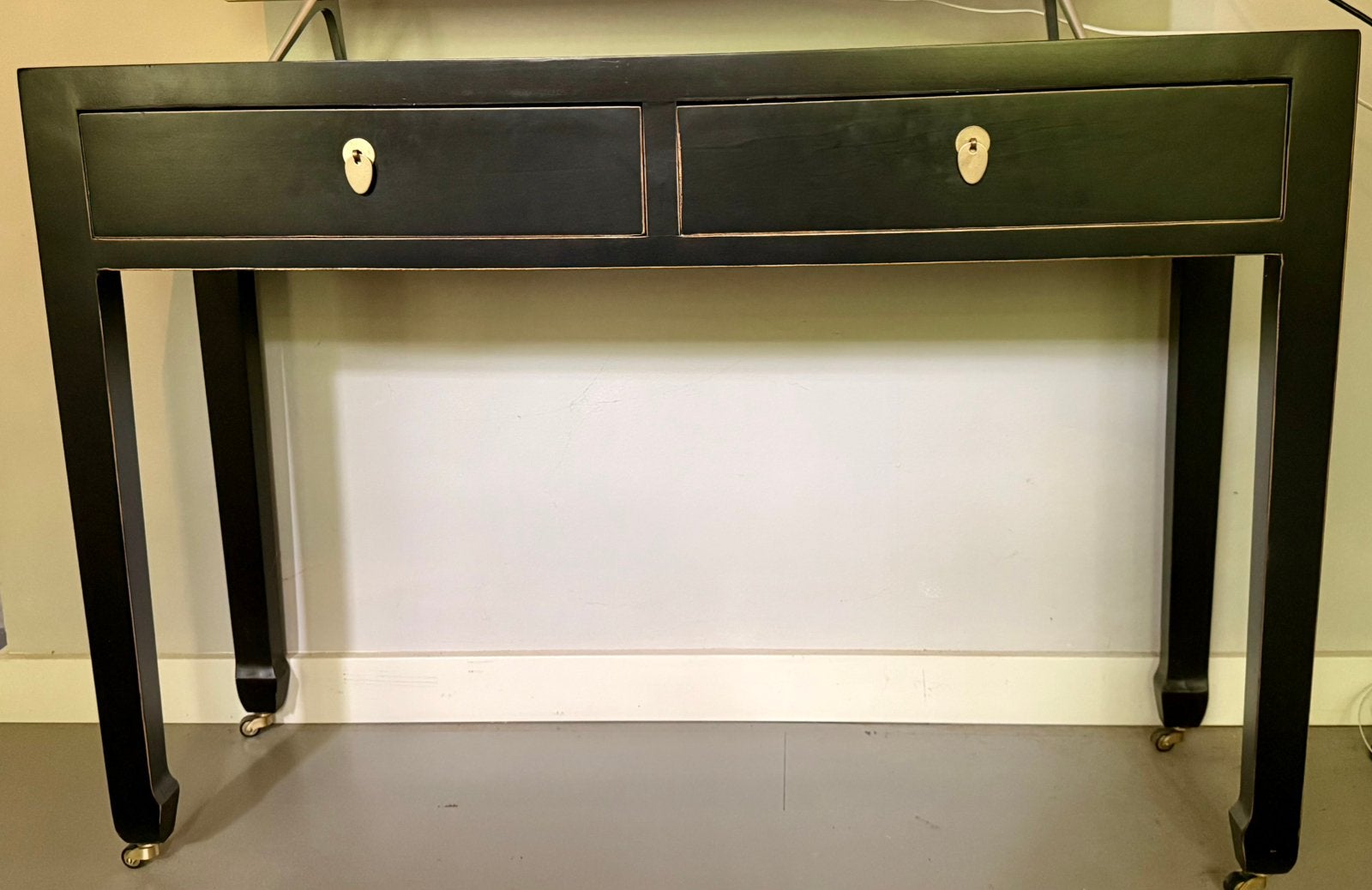 Chinese sidetable/haltafel, Ophalen, 100 tot 150 cm, Zo goed als nieuw, 25 tot 50 cm