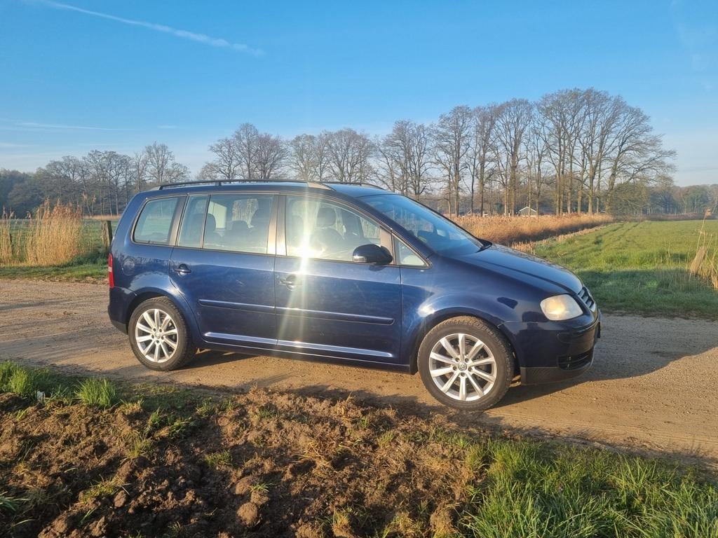 Volkswagen Touran 1.6 85KW 2004 Blauw, Auto's, Volkswagen, Euro 5, Electronic Stability Program (ESP), Blauw, Origineel Nederlands