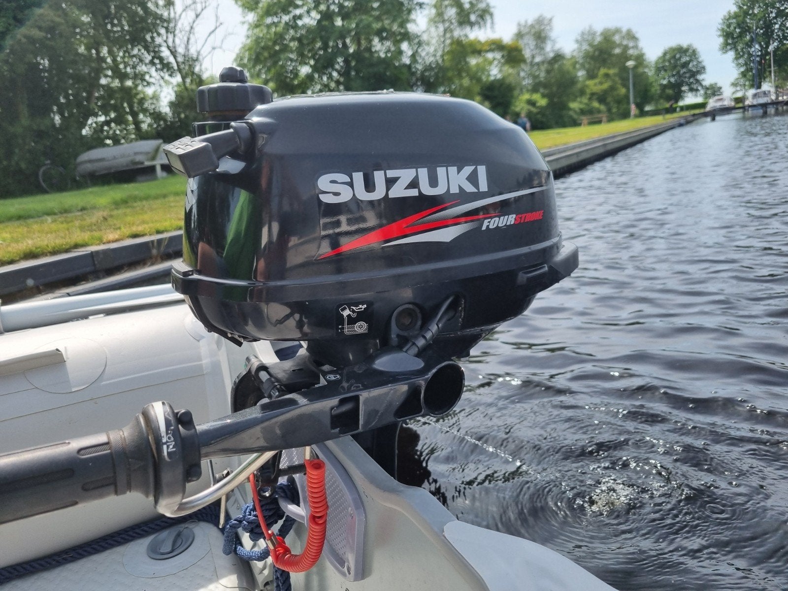 Suzuki DF 2.5 viertakt buitenboordmotor - weinig gebruikt, Watersport en Boten, Ophalen, Zo goed als nieuw, Benzine, 5 tot 10 pk