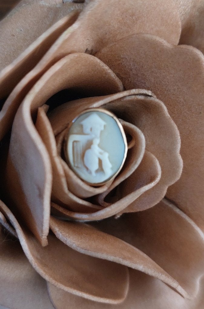 antieke 19e eeuw schelpcamee-ring met unieke voorstelling, Sieraden, Tassen en Uiterlijk, Verzenden, Goud, Ring