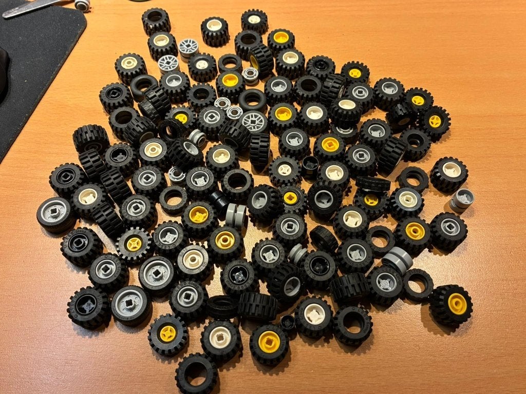 Partij kleine LEGO wielen (city), Kinderen en Baby's, City, Lego, Ophalen of Verzenden, Zo goed als nieuw