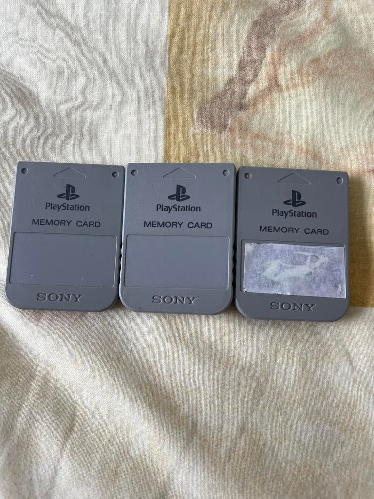 3 SONY memory cards voor de Playstation1., Ophalen of Verzenden, Zo goed als nieuw, Controller, PlayStation 1