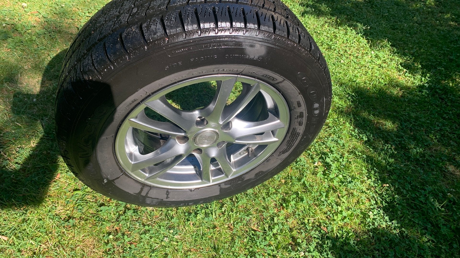 Winterbanden met LM velgen set  (goodyear cargo-vector), Ophalen, 215 mm, Winterbanden