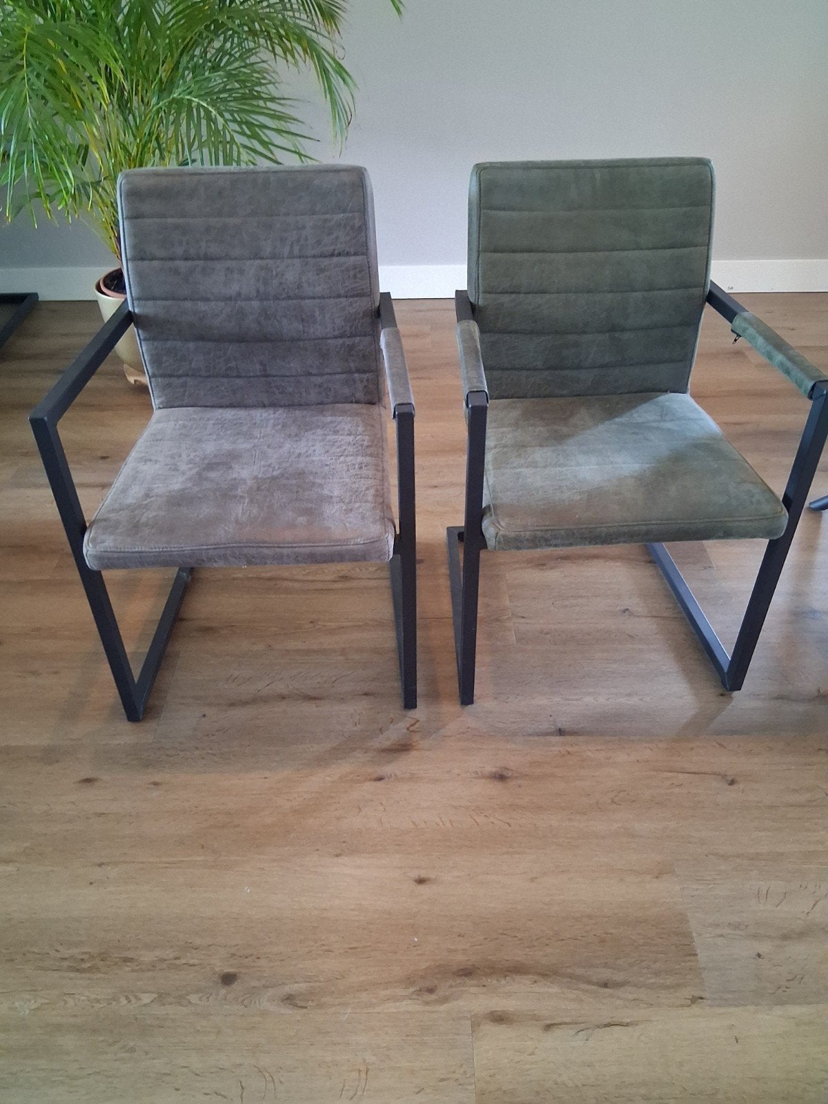 4 Eetkamerstoelen - Grijs en Cognac, Ophalen, Gebruikt, Overige kleuren, Vier
