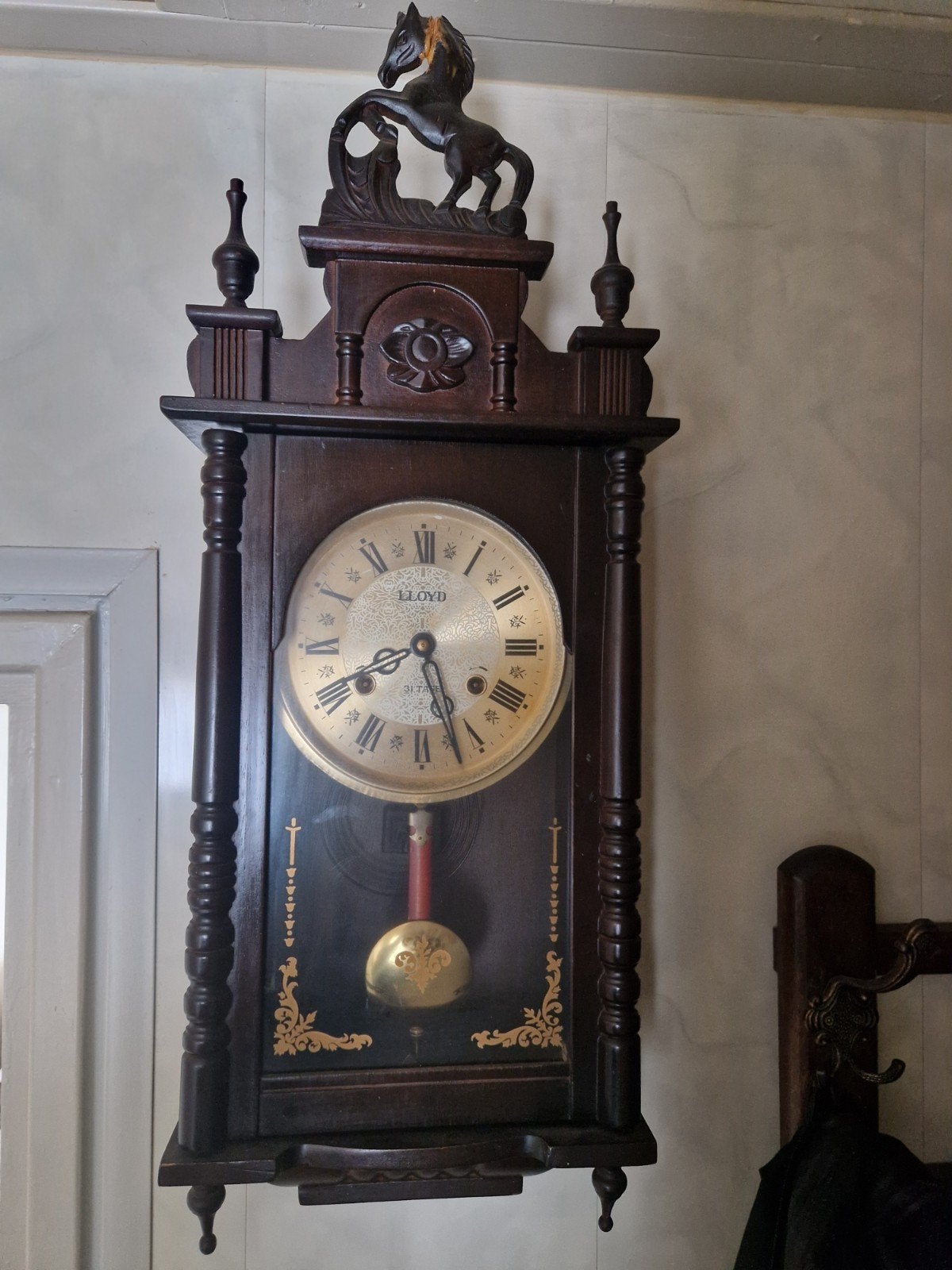 Antieke Lloyd regulateur wandklok, paardjesklok, Ophalen