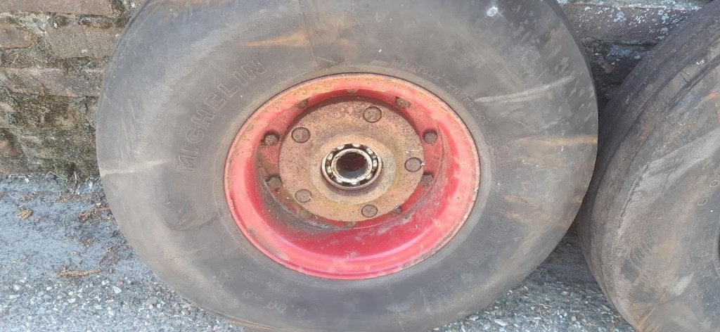 banden  met velg 9.00 x 8, Ophalen, Gebruikt