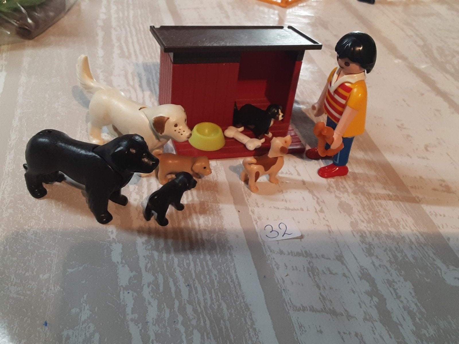 DIERENSETS nr 32: hondenhok met benners, Kinderen en Baby's, Ophalen of Verzenden, Zo goed als nieuw