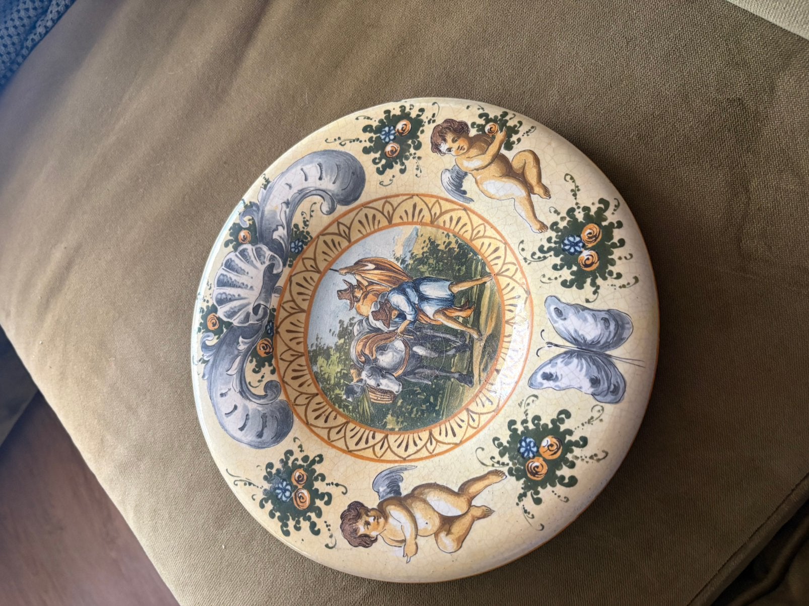 Majolica sierbord bordje, Ophalen
