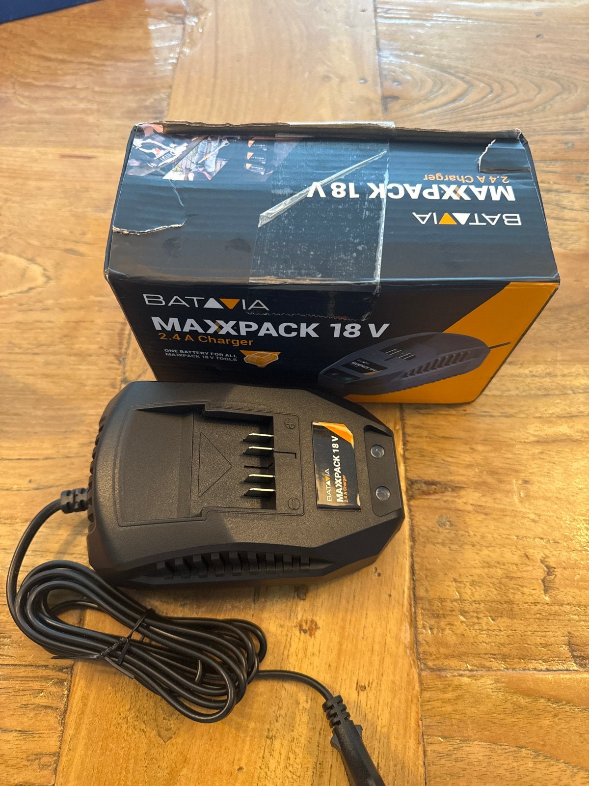Gloednieuwe Batavia Maxpack 18V 2.4A Oplader, Ophalen of Verzenden, Nieuw
