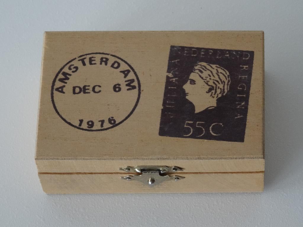 Vintage postzegeldoosje van hout met sierlijk slotje, Ophalen of Verzenden, Overige typen