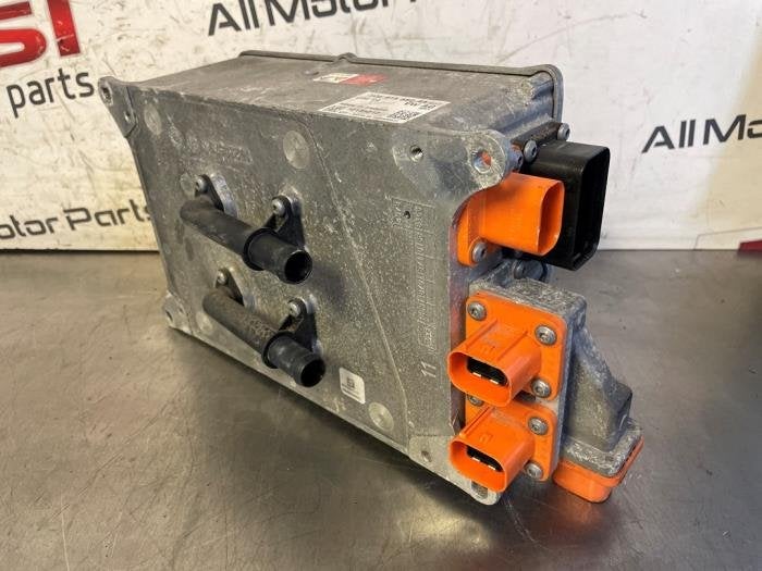 Acculader van een Volkswagen Golf, Gebruikt, -, Volkswagen, -