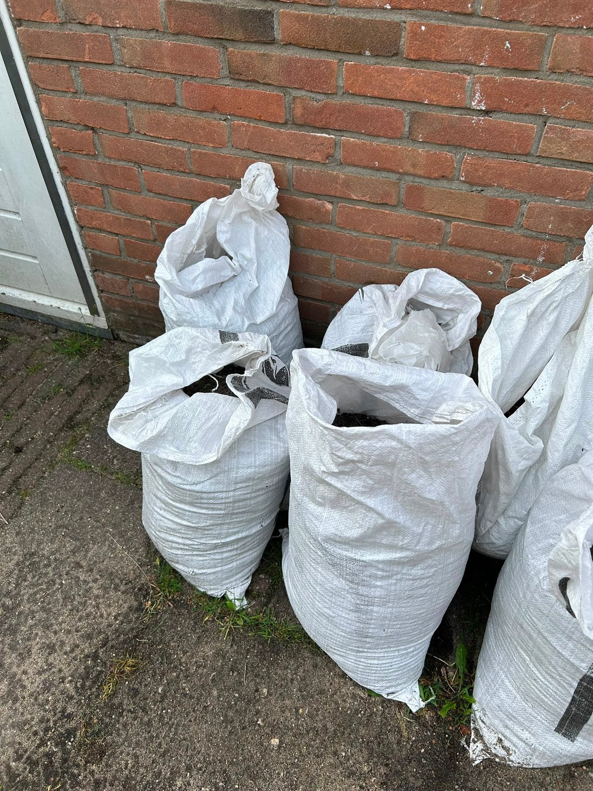 Gratis, zakken tuinaarde, Tuin en Terras, Aarde en Mest, Ophalen of Verzenden, Tuinaarde